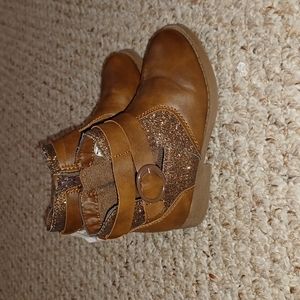 New! OshKosh brown boots size 10